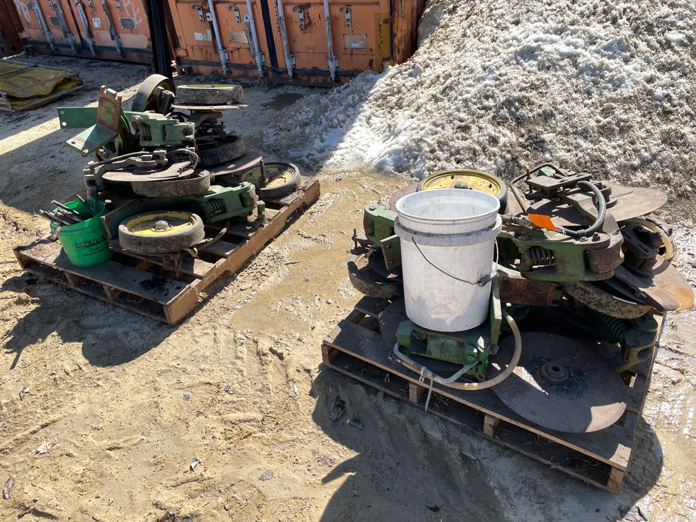 (12) John Deere Single Disc Culters