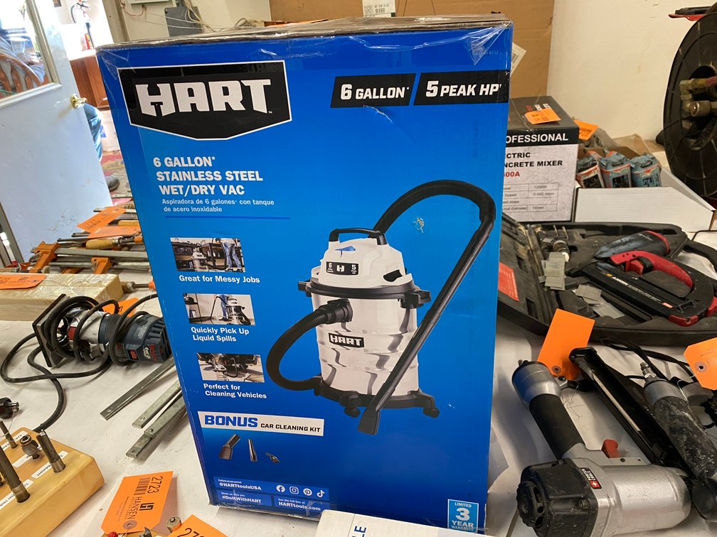 Hart 6-Gallon Wet Dry Vac