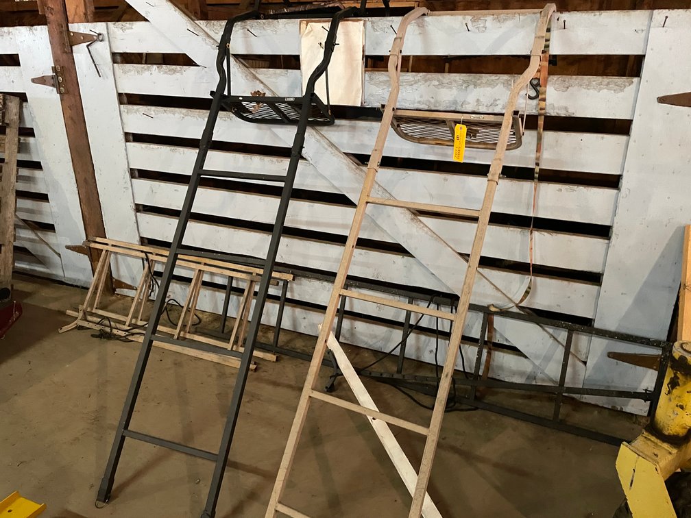(2) Ladder Deer Stands