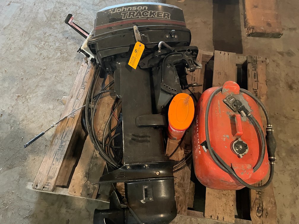 Johnson Tracker 25 HP Outboard Motor