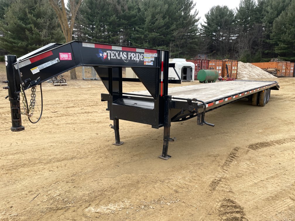 2024 Texas Pride 40' Gooseneck Trailer (Has WI Title)