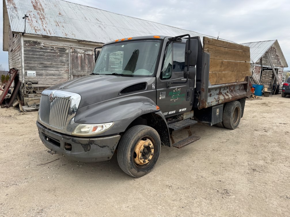 2003 International 4300 Single Axle Dump Truck (Has WI Title) (Mukwonago, WI)