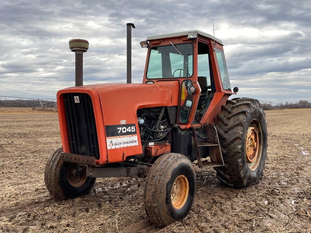 Allis-Chalmers 7045 Tractor