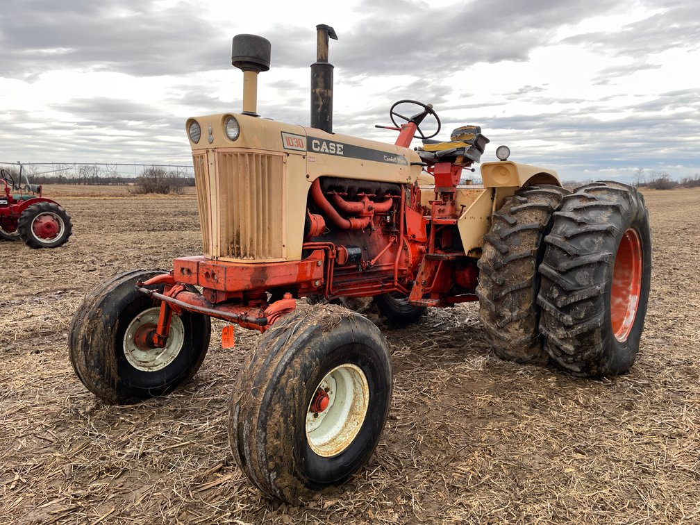 Case 1030 Comfort King Diesel Tractor with Duals