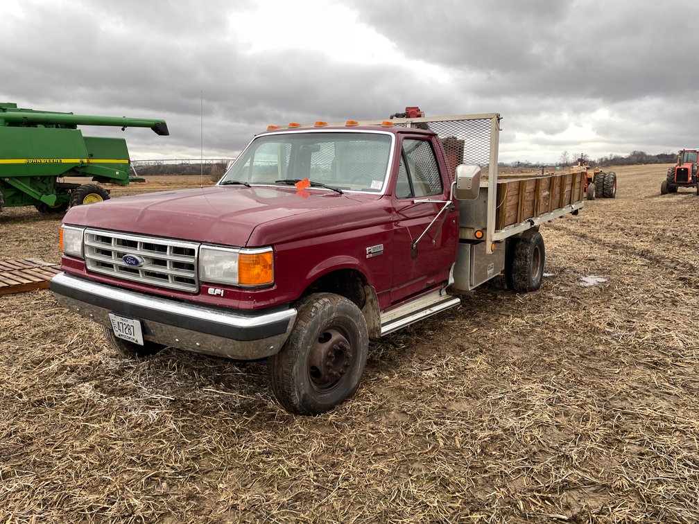 1988 Ford F-Super Duty XL Flatbed Truck (Has WI Title)