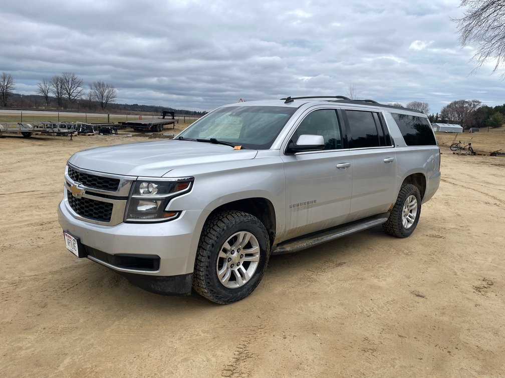 2015 Chevy Suburban LT (Has WI Title)