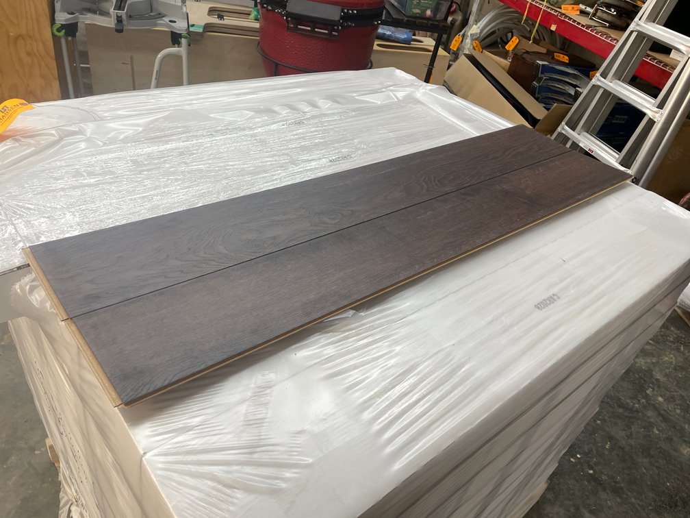 1,209 Sq. Ft. Mohawk Western Row Tilled Oak Click Planks