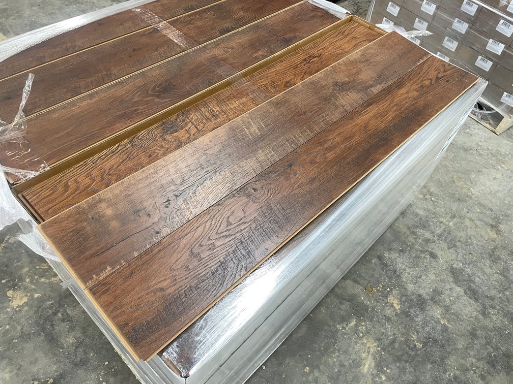604.50 Sq. Ft. Mohawk Click Planks