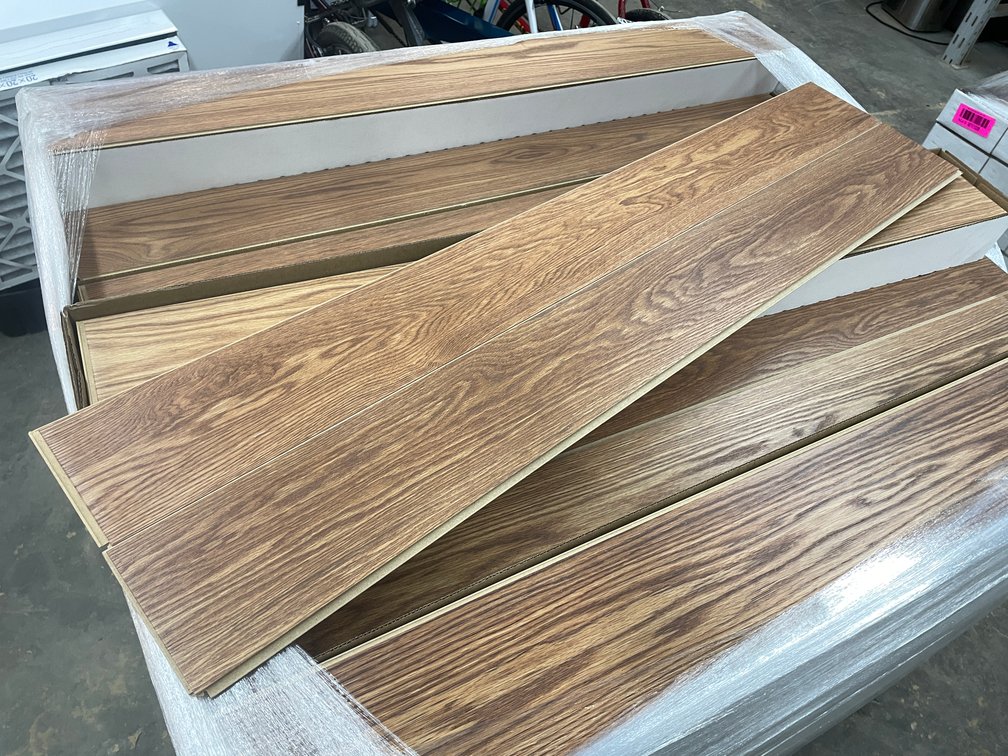 1,072.24 Sq. Ft.  Mohawk Sterlington Malted Barley Oak Click Planks