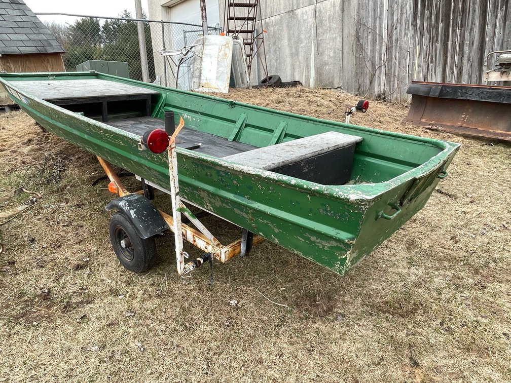 Fishing Boat (Has Registration Card)