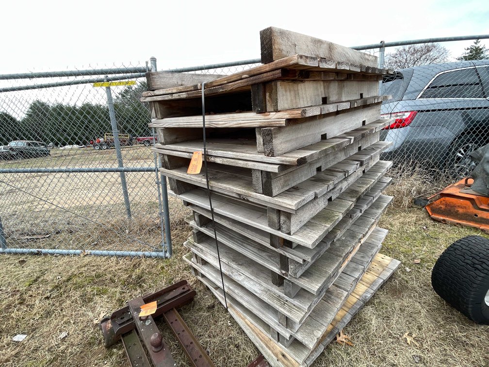 (18) Wooden Pallets