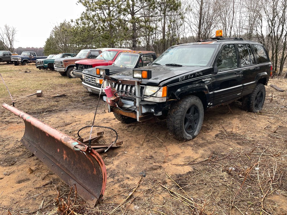 1993 Jeep Grand Cherokee Laredo with Plow (No Title)