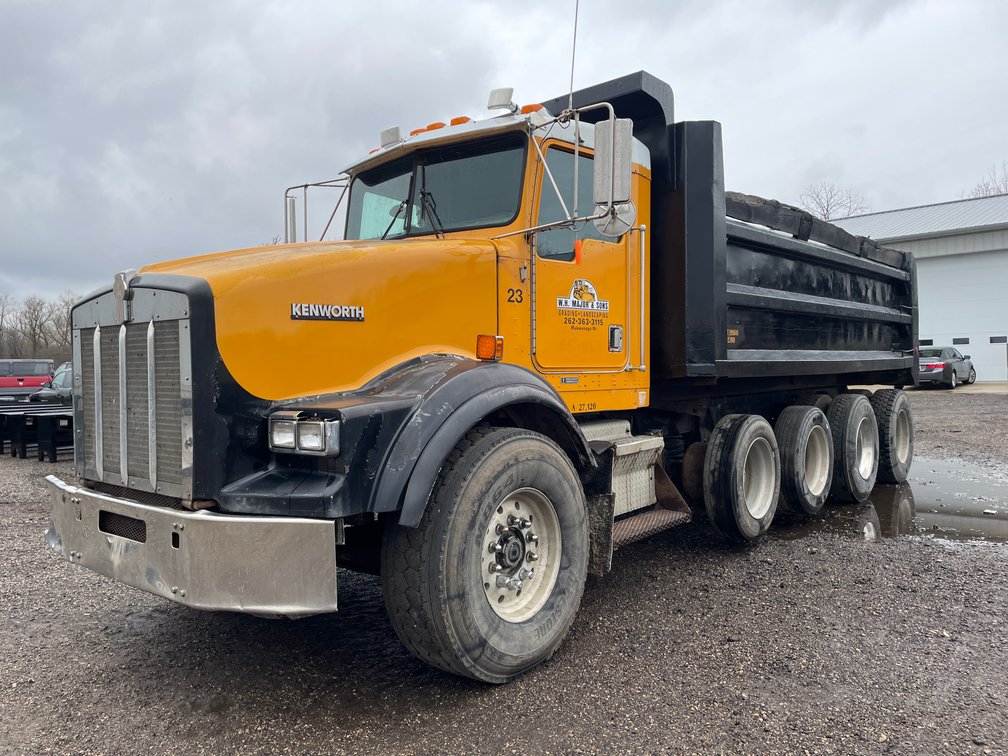 1997 Kenworth T800 Quad Axle Dump Truck (Has WI Title)