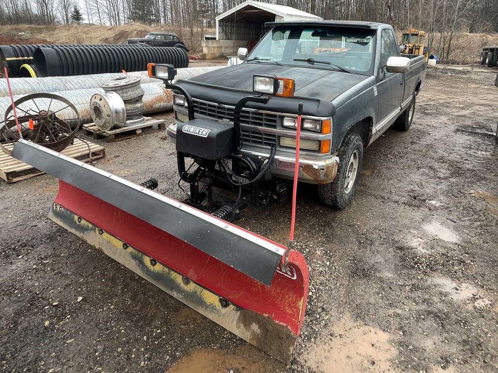 1988 Chevy Silverado 1500 Truck (Has WI Title) (Denmark, WI)