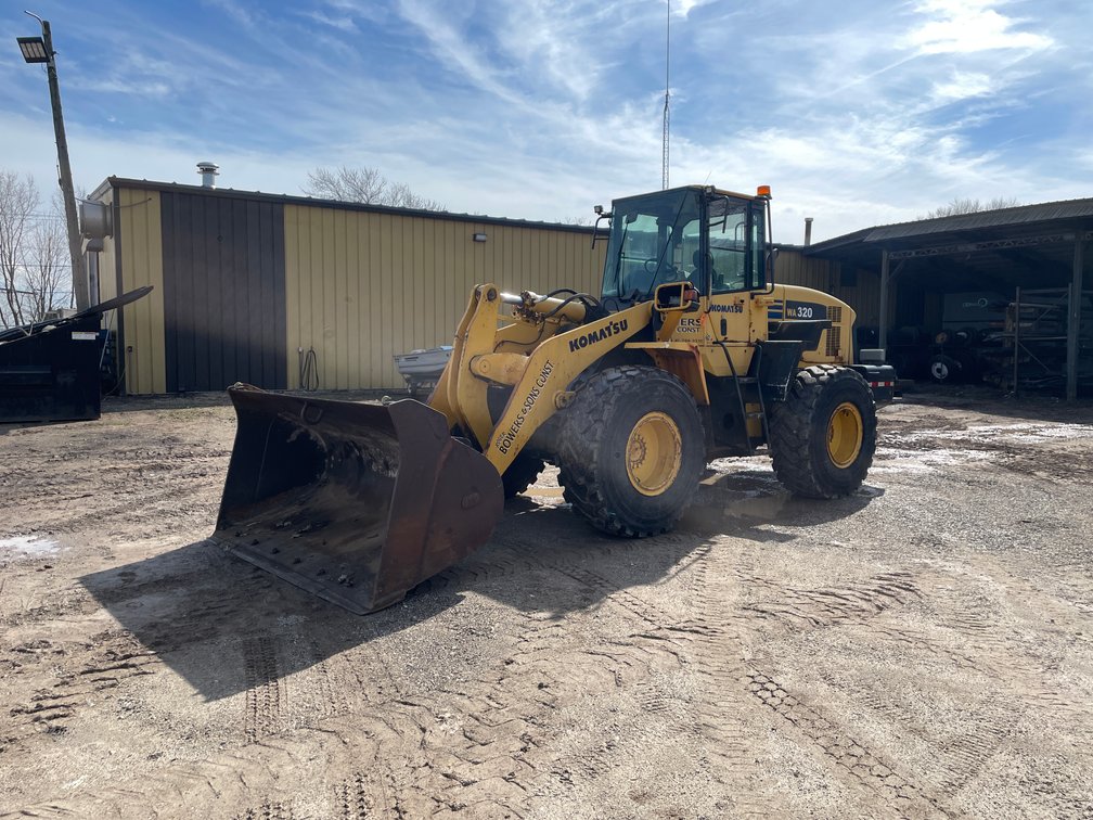 2005 Komatsu WA320-5L Loader