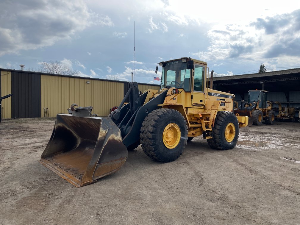 2001 Volvo L120D Loader