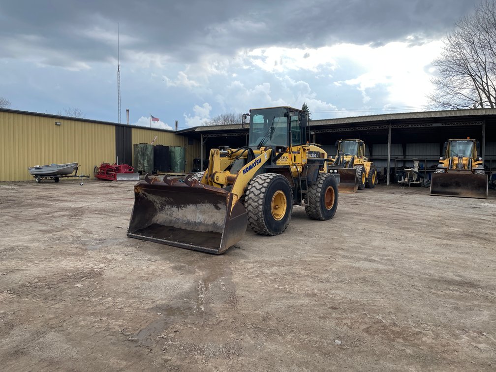 Komatsu WA250-5 Loader