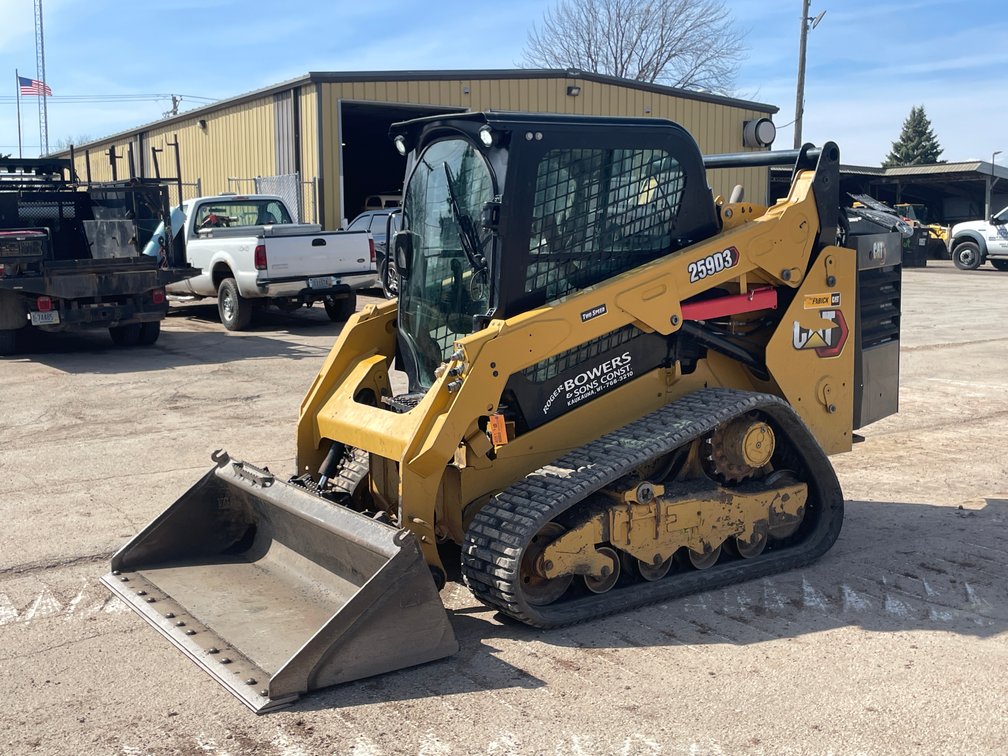 2021 CAT Rubber Track Skid Steer