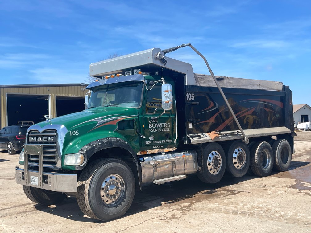 2013 Quad Axle Mack Dump Truck (Has WI Title)