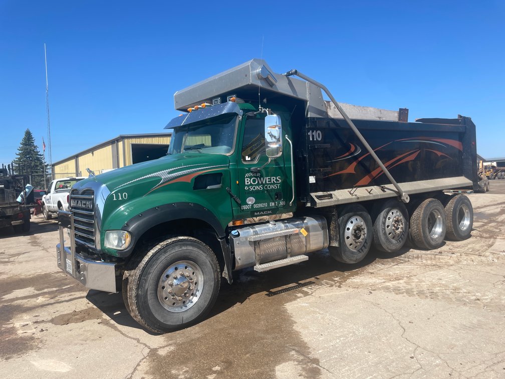 2013 Quad Axle Mack Dump Truck (Has WI Title)
