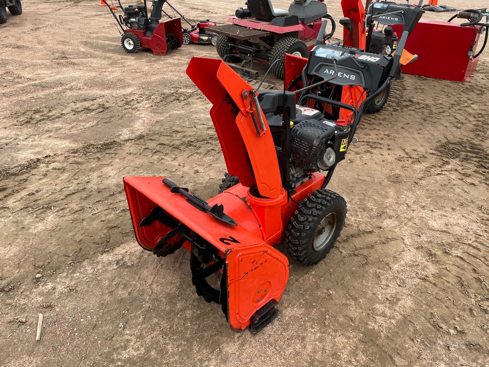 Ariens Deluxe 28 SHO Snowblower