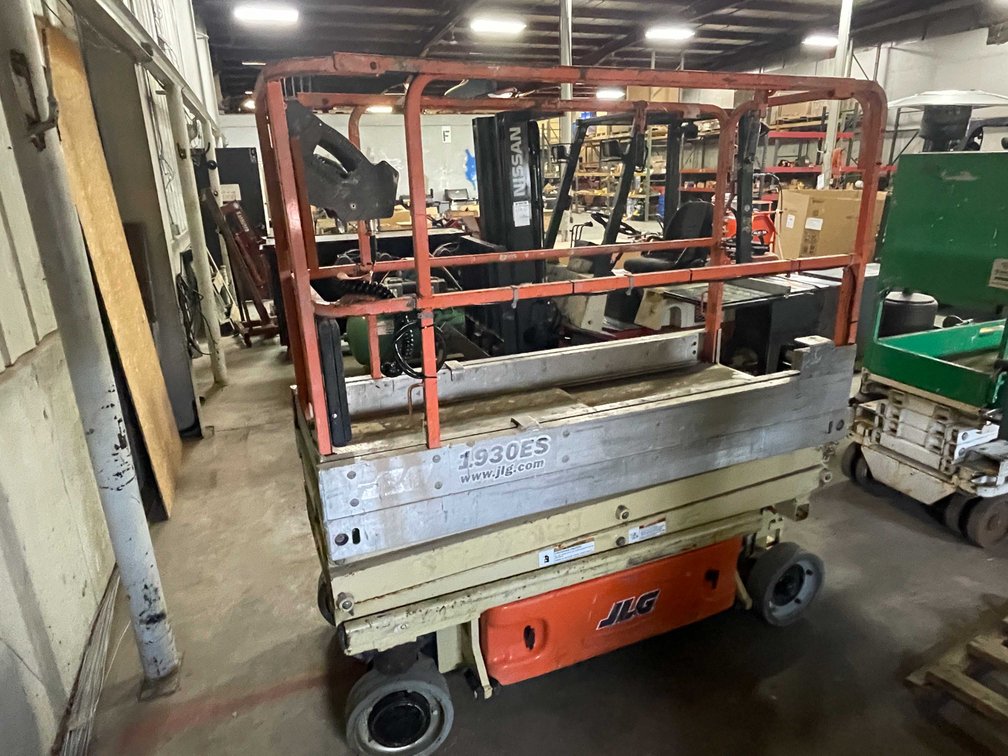 19' Scissor Lift (E)