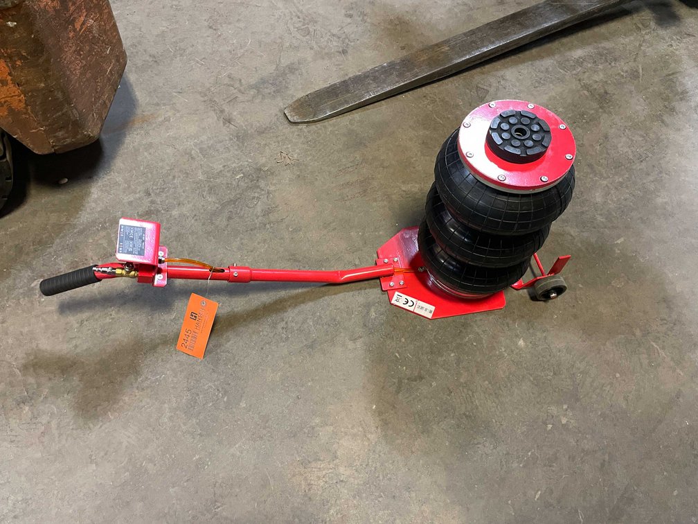 Pneumatic 3 Ton Lift Capacity Air Jack (PR12)