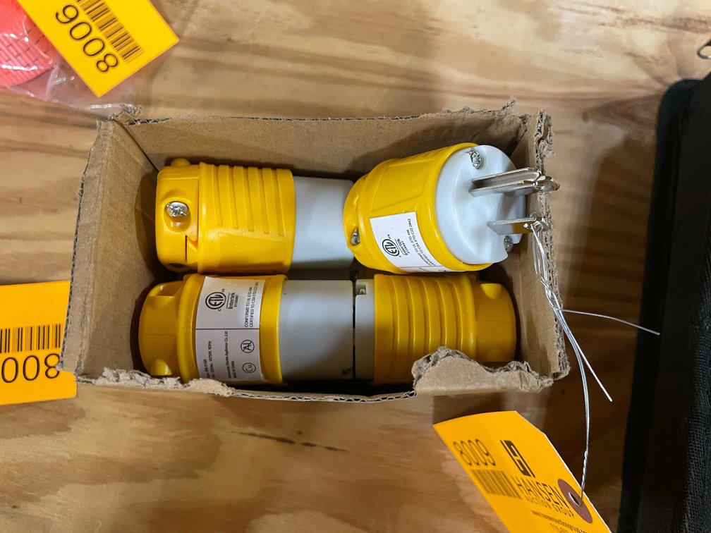 Lot of 5 Wall Plugs and Receptacles (PR13)