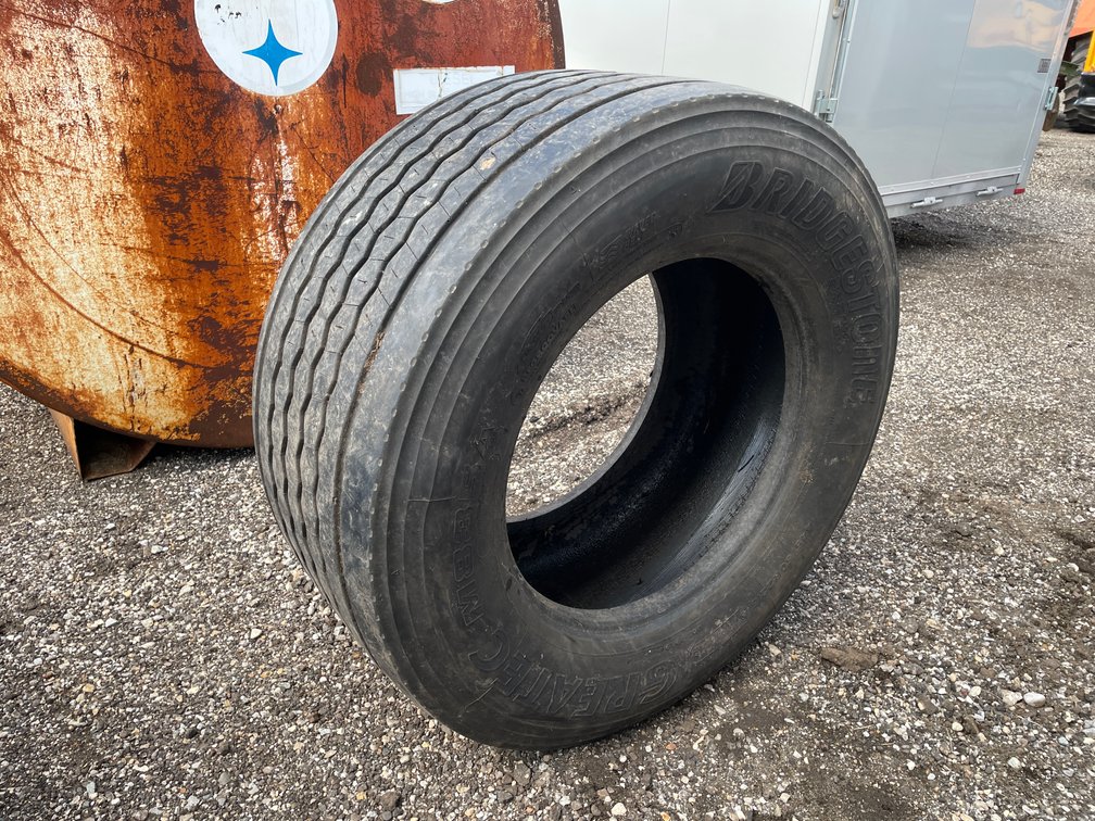 Bridgestone M835A Super Single Semi Tire