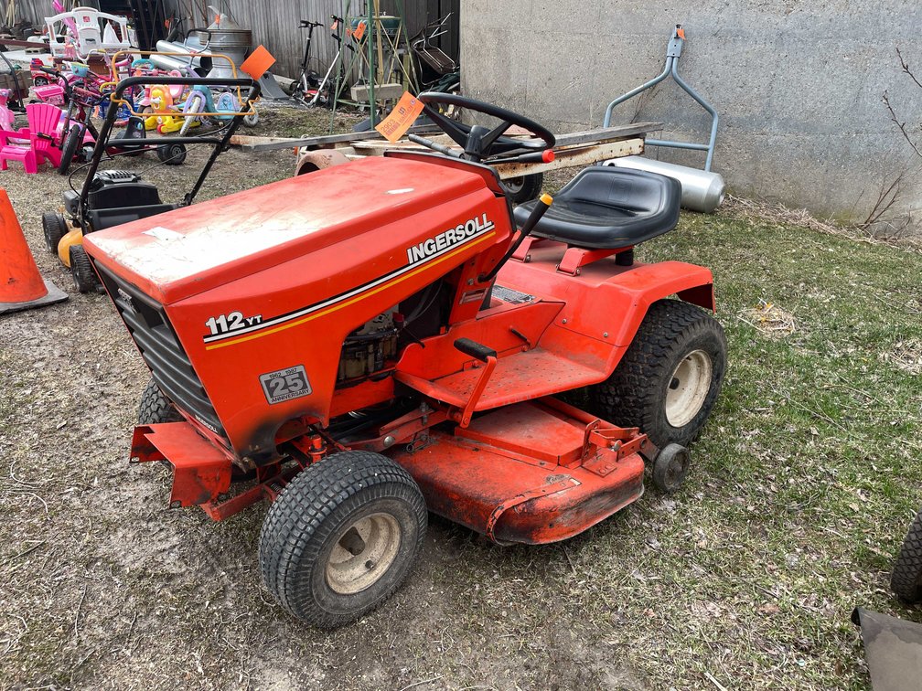 Ingersoll Riding lawn Mower YT112