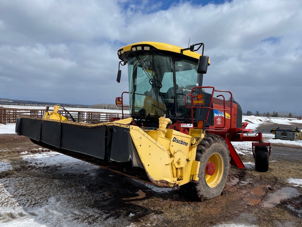 2011 New Holland H8060 S.P. Discbine (Mason, WI)
