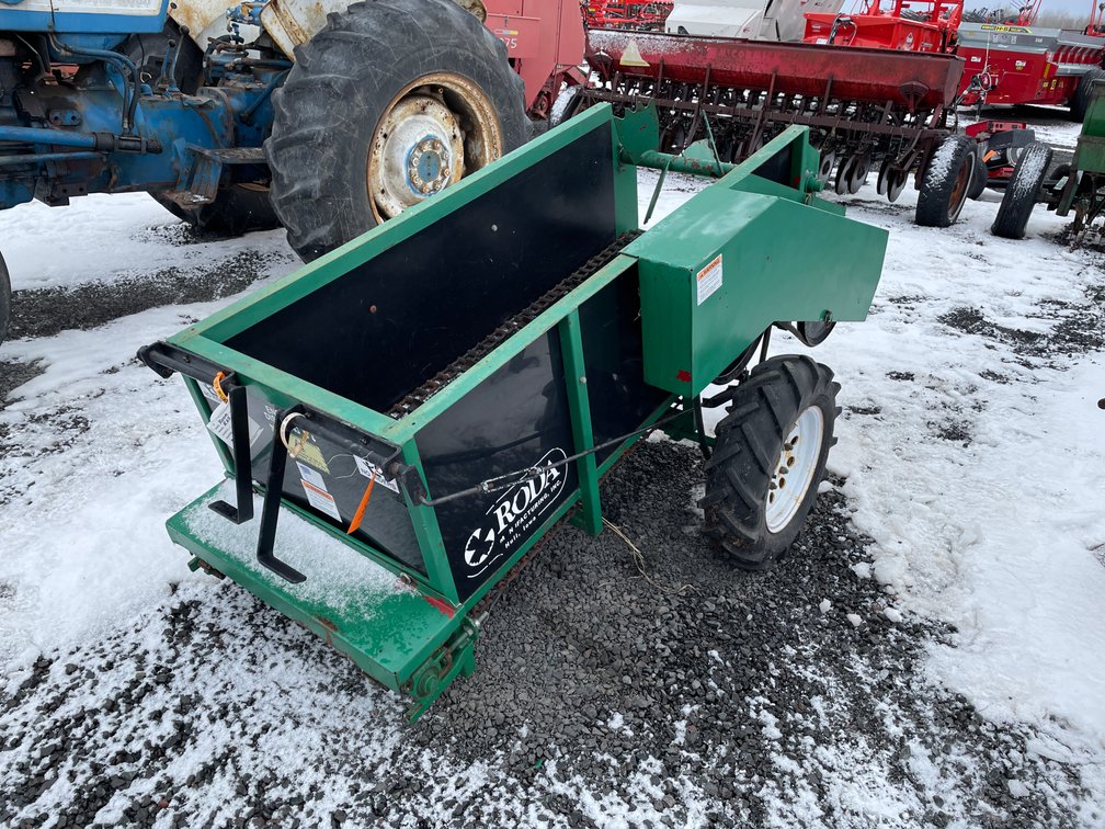Roda R25 Manure Spreader (Mason, WI)