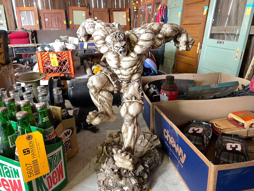 Hulk Smash Statue