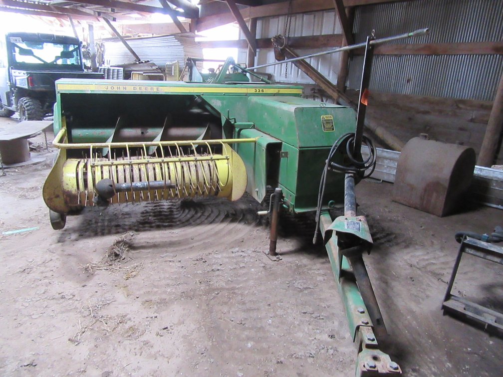 John Deere 336 Square Baler