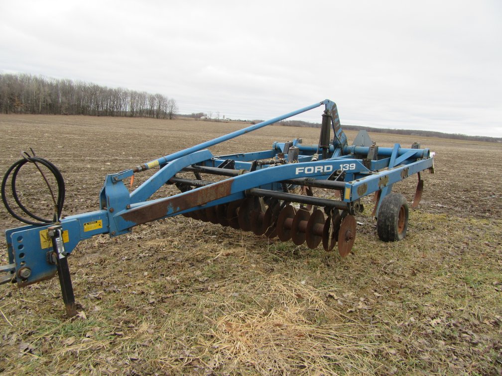 Ford 139 7 Shank Chisel plow