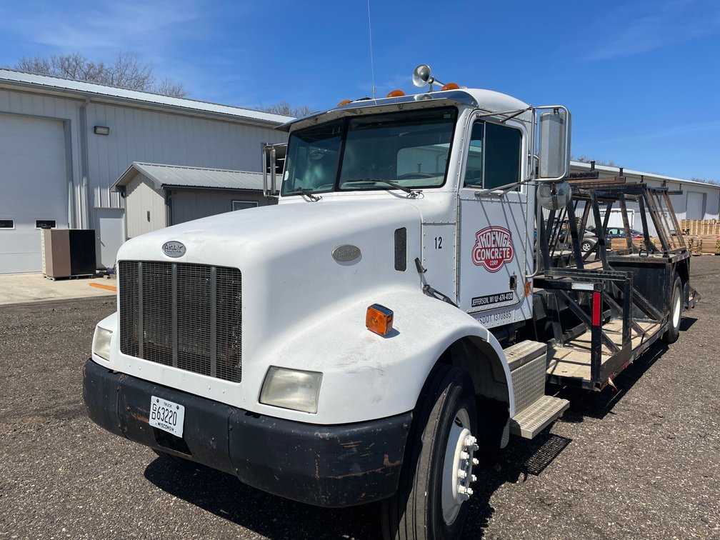 1995 Peterbilt 330 Form Truck (Has WI Title)