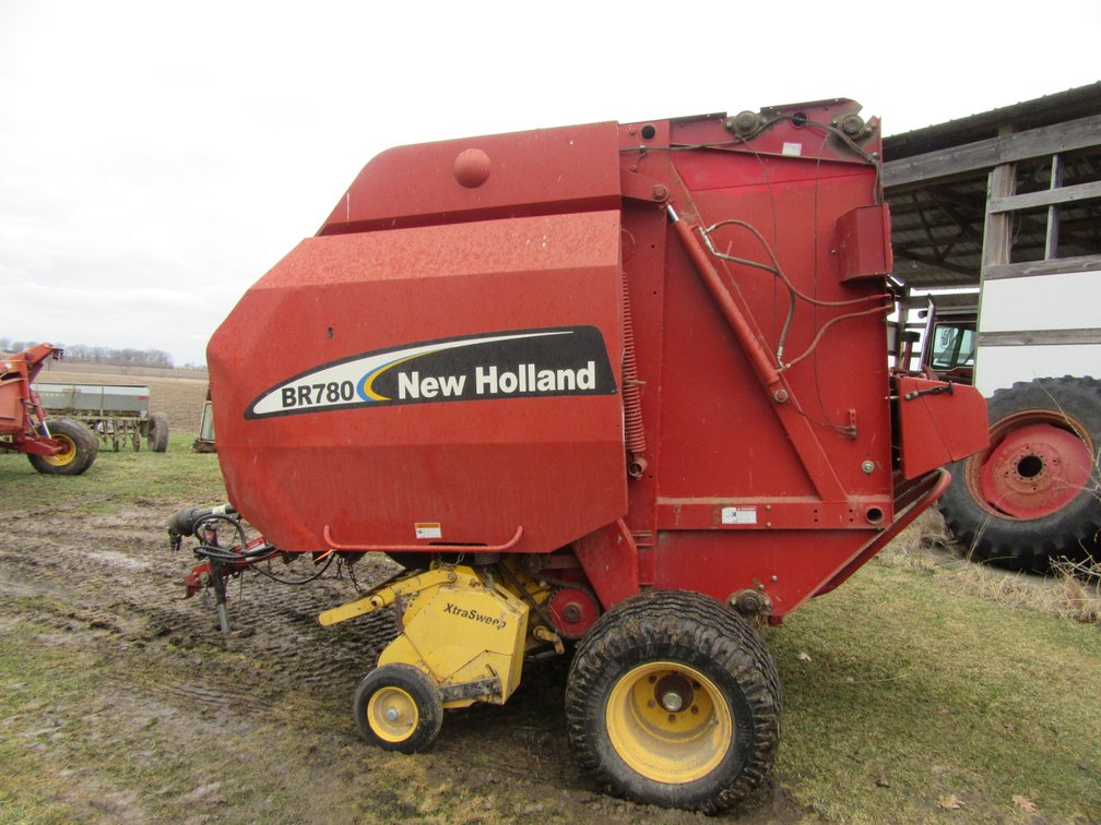New Holland BR780 Round Baler