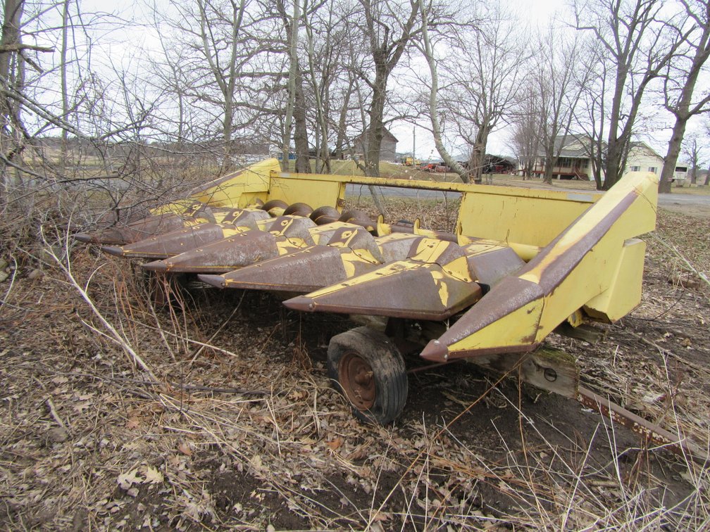New Holland 6 Row Cornhead
