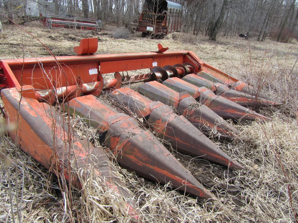 Massey Ferguson 1163 6 Row Cornhead