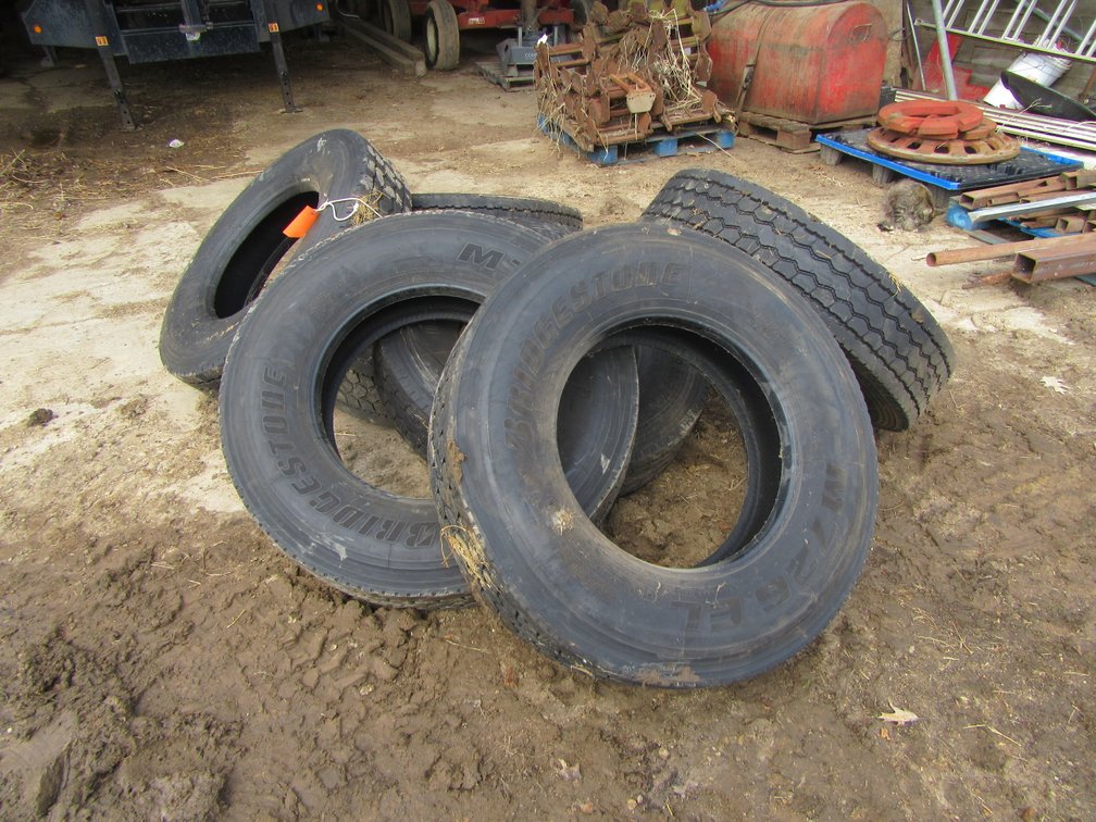 (7) 11R22.5 Tires