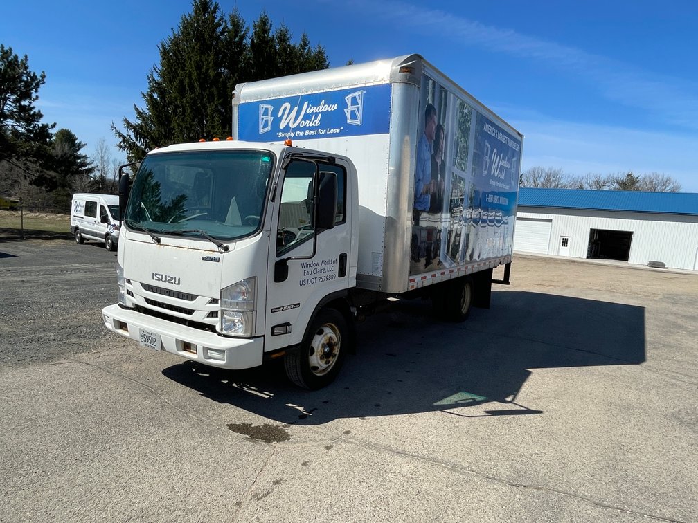 2017 Isuzu N Series Straight Truck (Has WI Title)