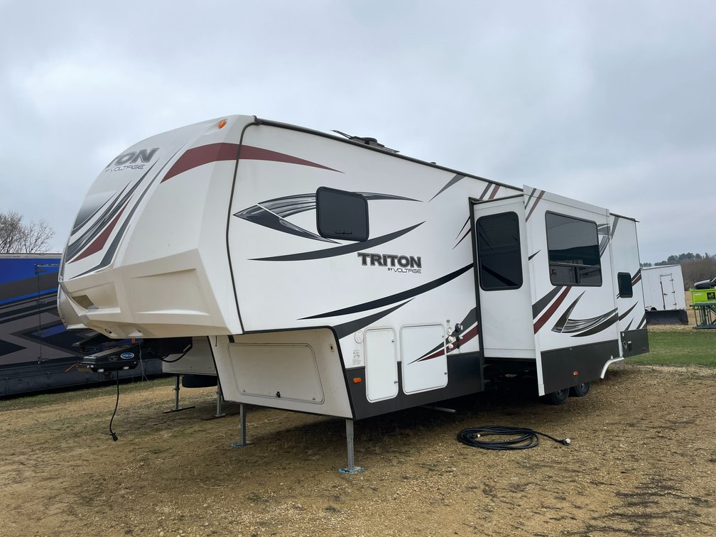 2016 Triton 37' Toy Hauler Camper (WI Title in Delay)