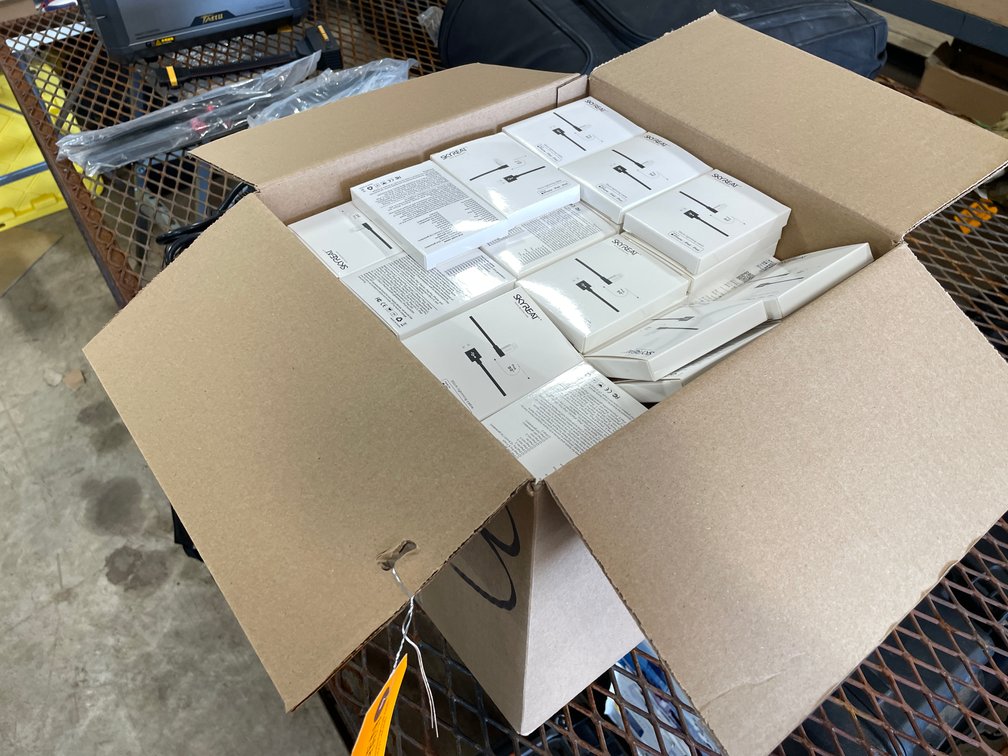 Box of Skyreat Lightning Cables