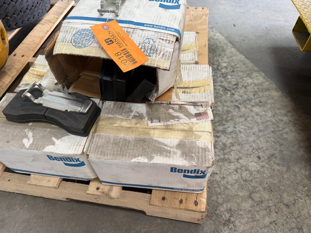 (5) Bendix Brake Pad Kits (Located in Sussex)