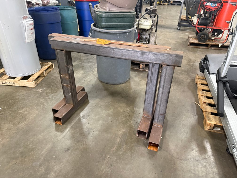 Metal Table Legs (Located in Sussex)
