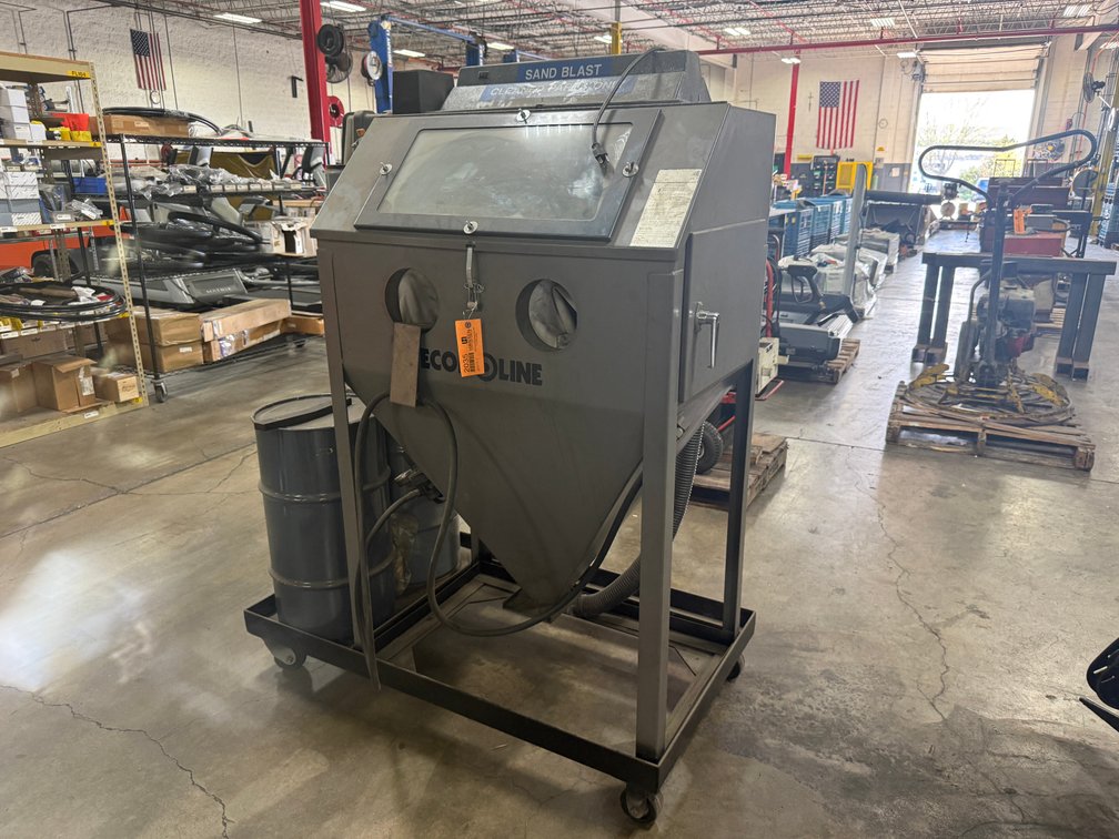 Econoline Sand Blast Cabinet (Located in Sussex)