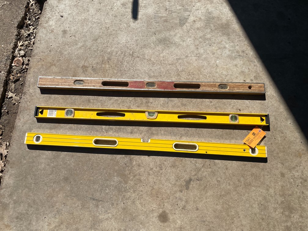 (3) 4' Levels