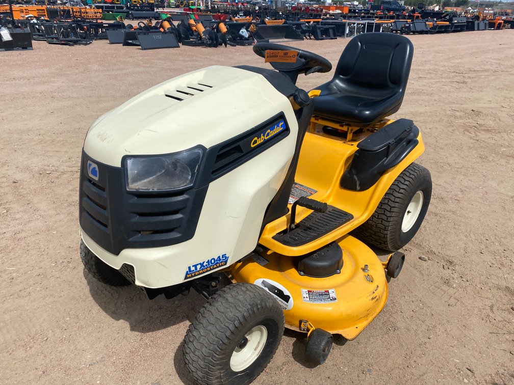 Cub Cadet LTX1045 Lawn Mower