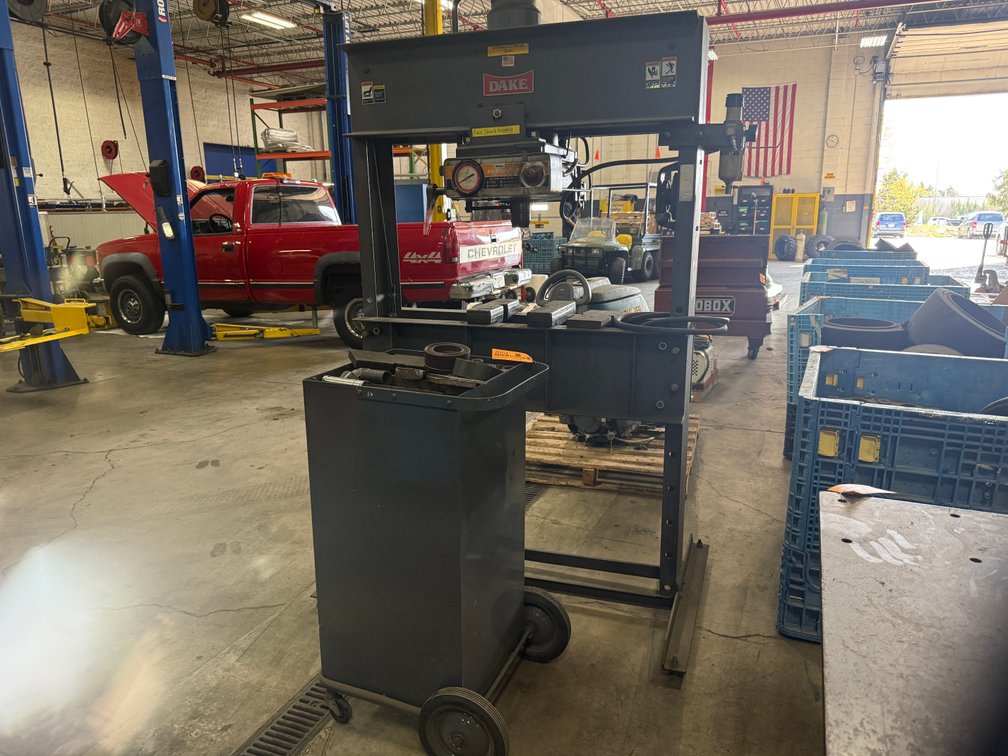 Dake Hydraulic Press (Located in Sussex)