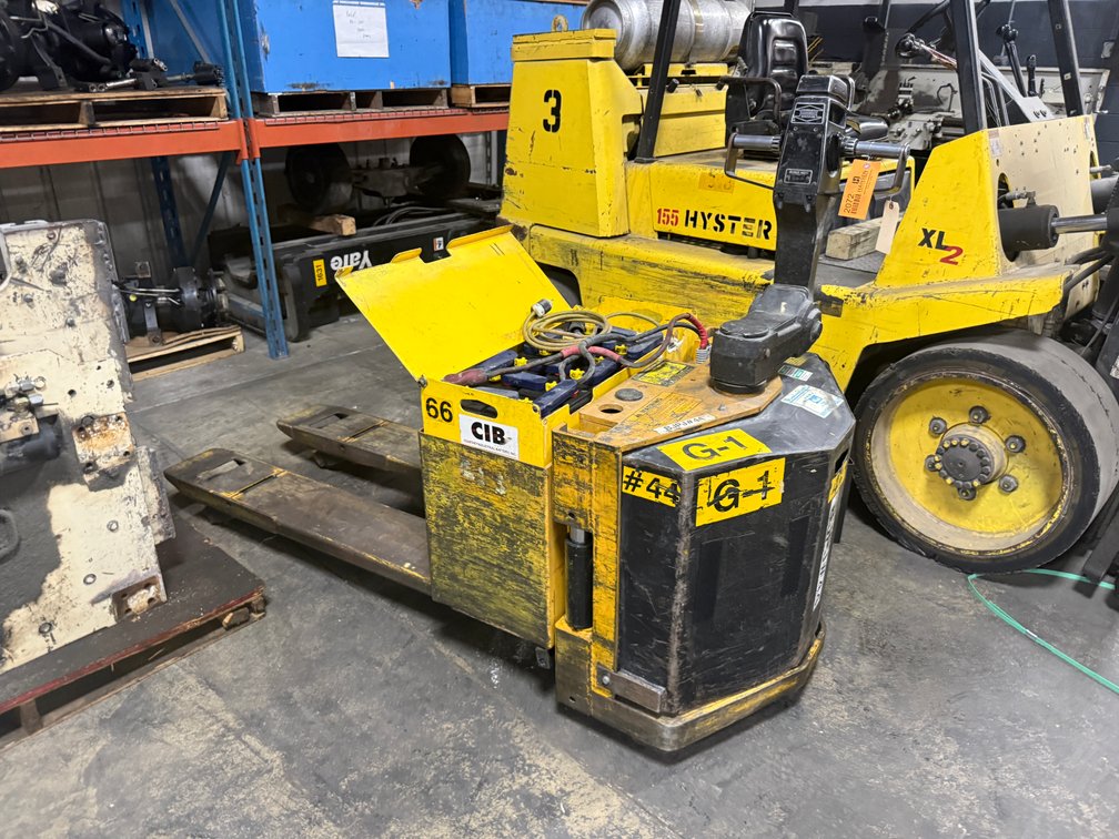 Big Joe Electric Lift Truck (Located in Lomira)